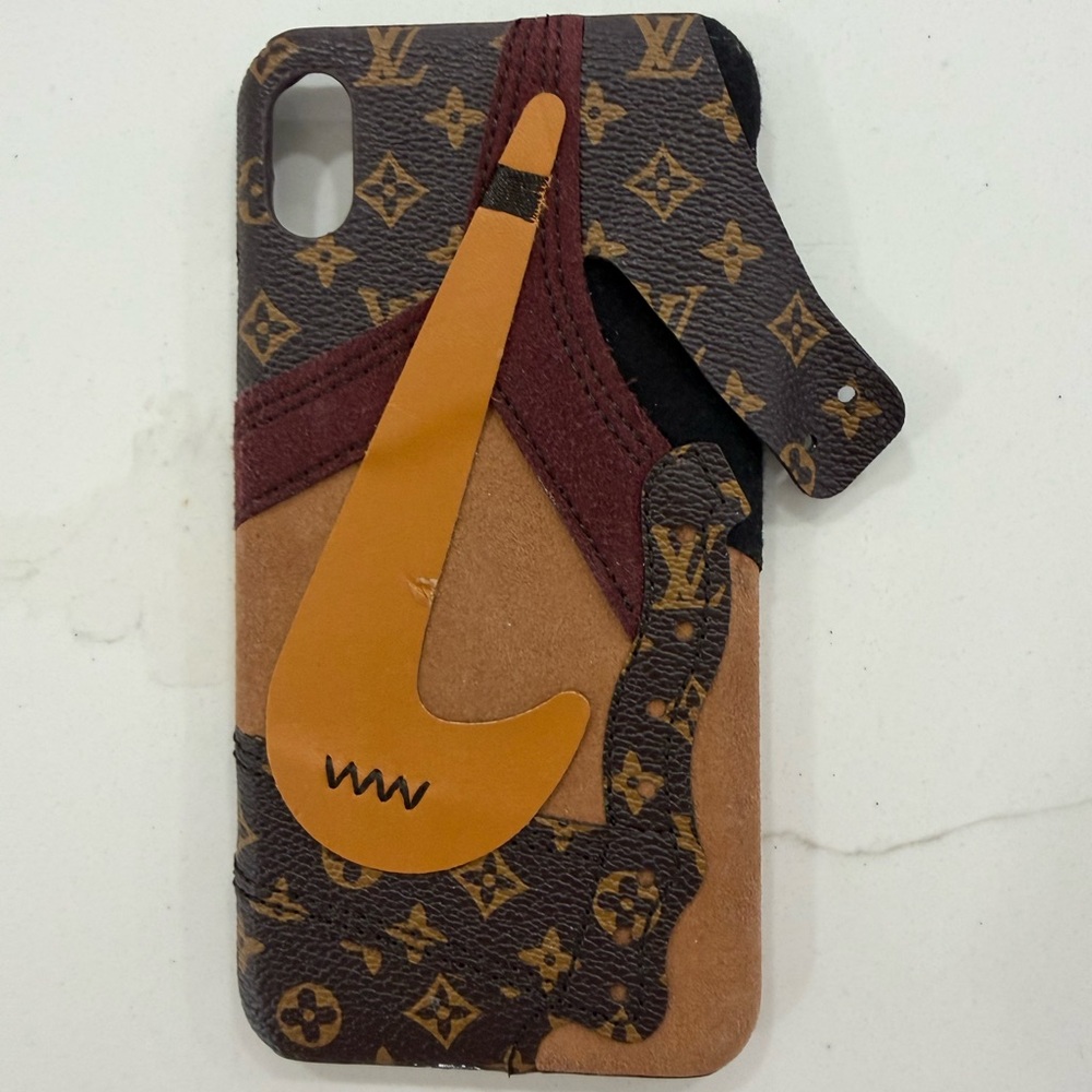 iPhone XS Max LV phone case